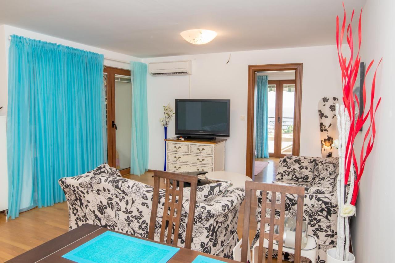 Apartment Elena Petrovac Екстер'єр фото
