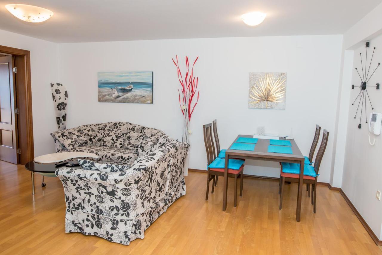 Apartment Elena Petrovac Екстер'єр фото