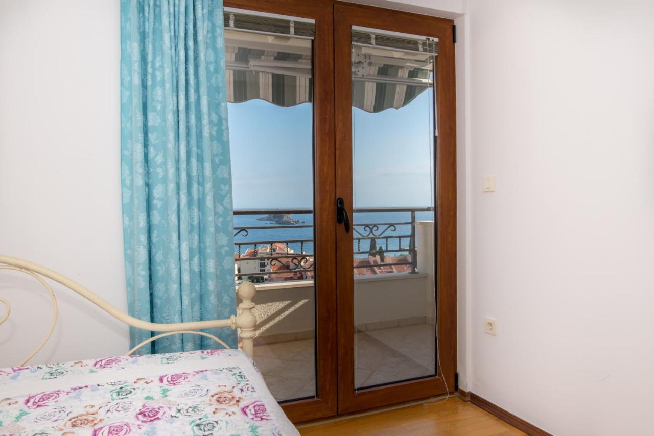Apartment Elena Petrovac Екстер'єр фото